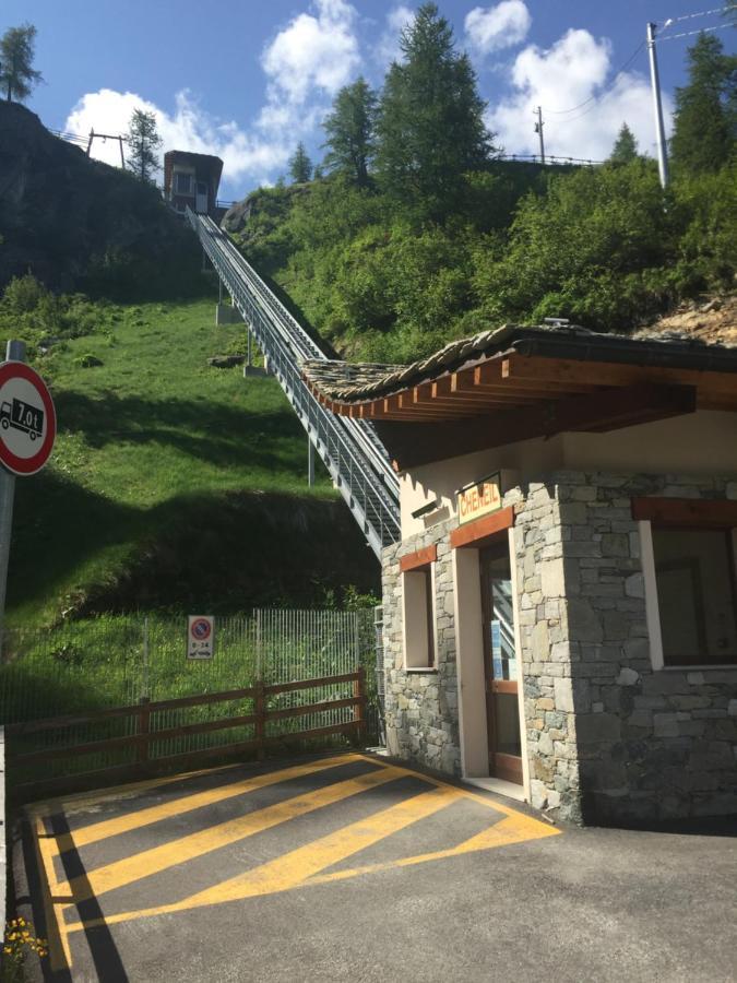 Chalet Gorret Cheneil Valtournenche Buitenkant foto
